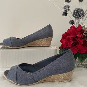 Coach and Four Espadrilles Sandals Size 10💞  NWOT